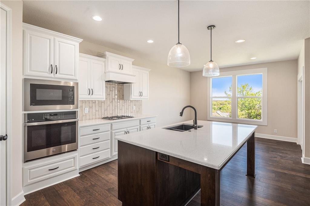 1221 South Desoto Road Lansing, KS 66043 - Photo 12 of 45