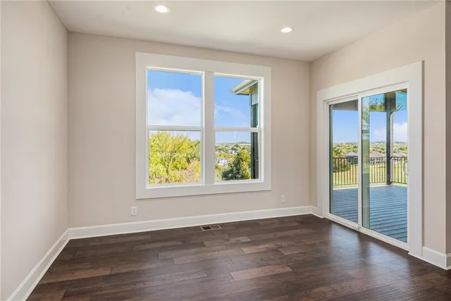 $699,900 | 1221 South Desoto Road, Lansing, KS 66043