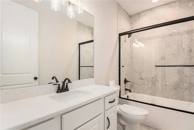 $699,900 | 1221 South Desoto Road, Lansing, KS 66043