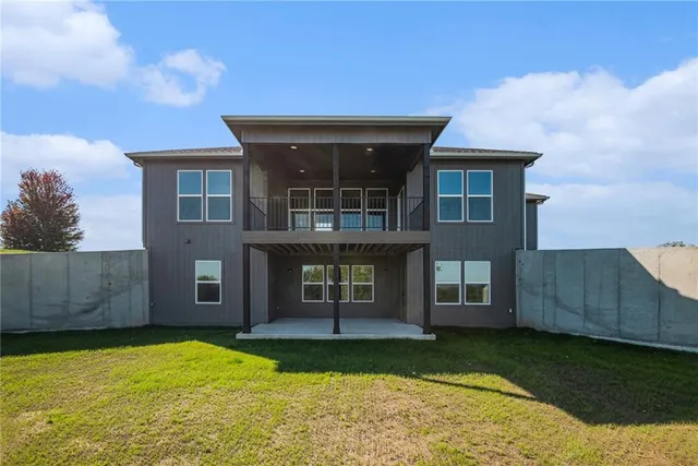 $699,900 | 1221 South Desoto Road, Lansing, KS 66043