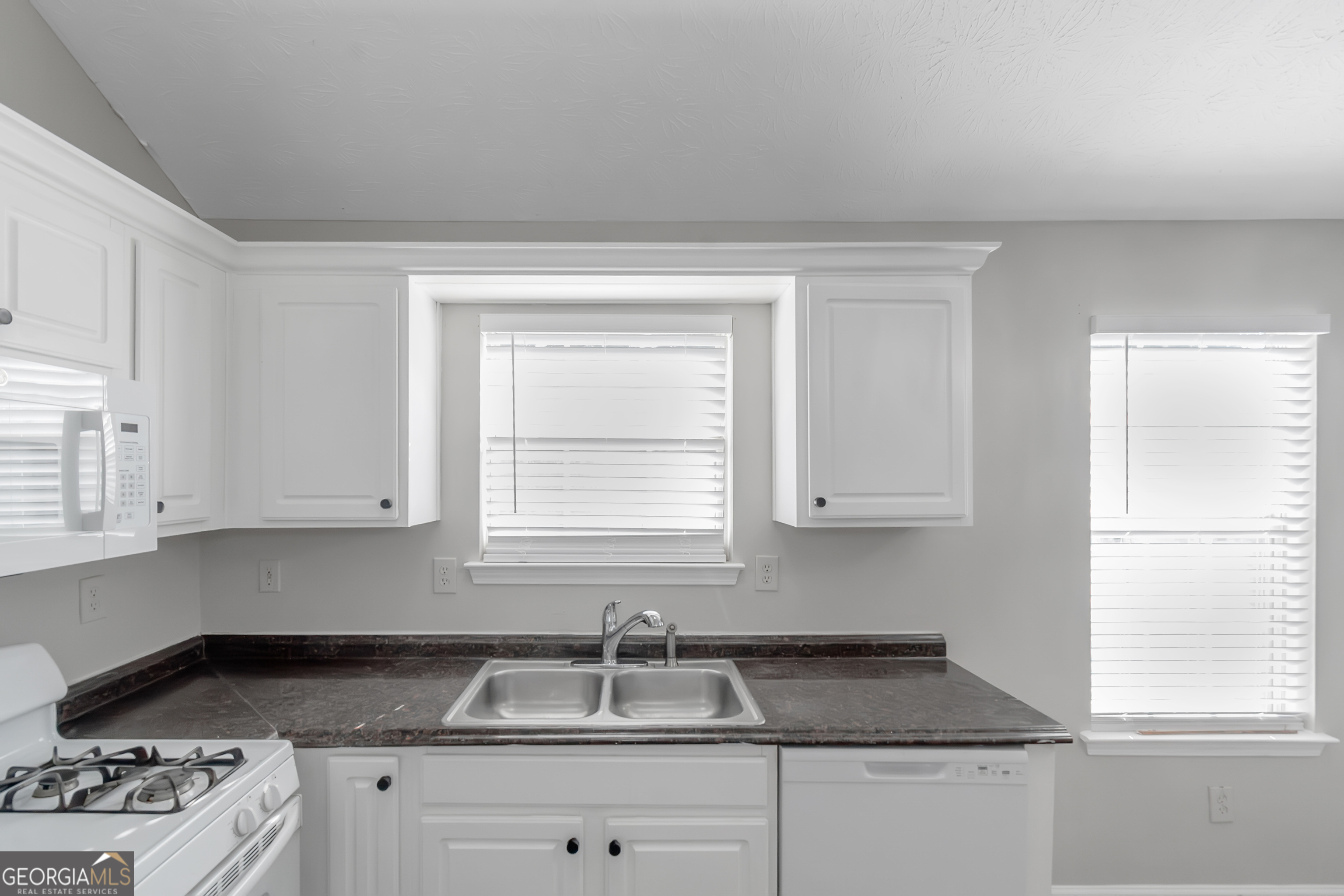 481 Harvick Circle Stockbridge, GA 30281 - Photo 14 of 33