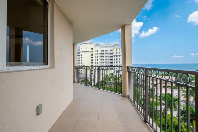 $988,500 | 2001 North Ocean Boulevard, Unit 701, Fort Lauderdale, FL 33305