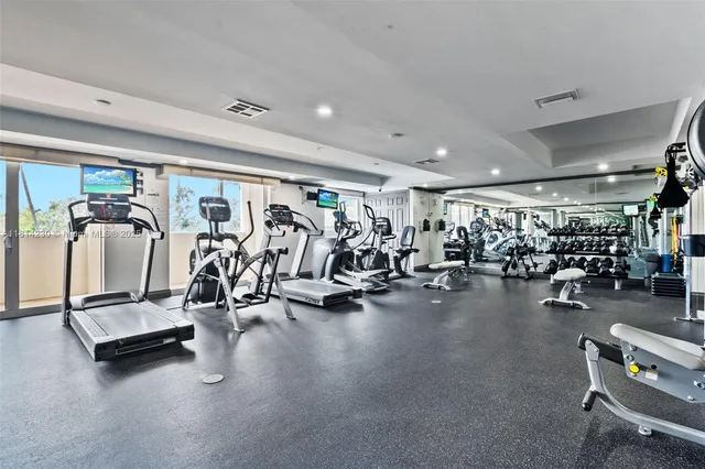 $988,500 | 2001 North Ocean Boulevard, Unit 701, Fort Lauderdale, FL 33305