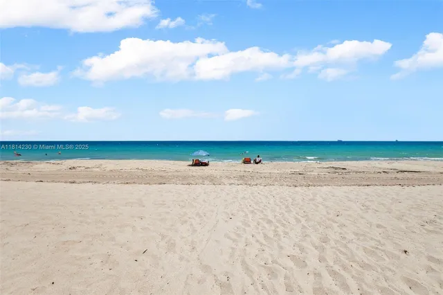 $988,500 | 2001 North Ocean Boulevard, Unit 701, Fort Lauderdale, FL 33305