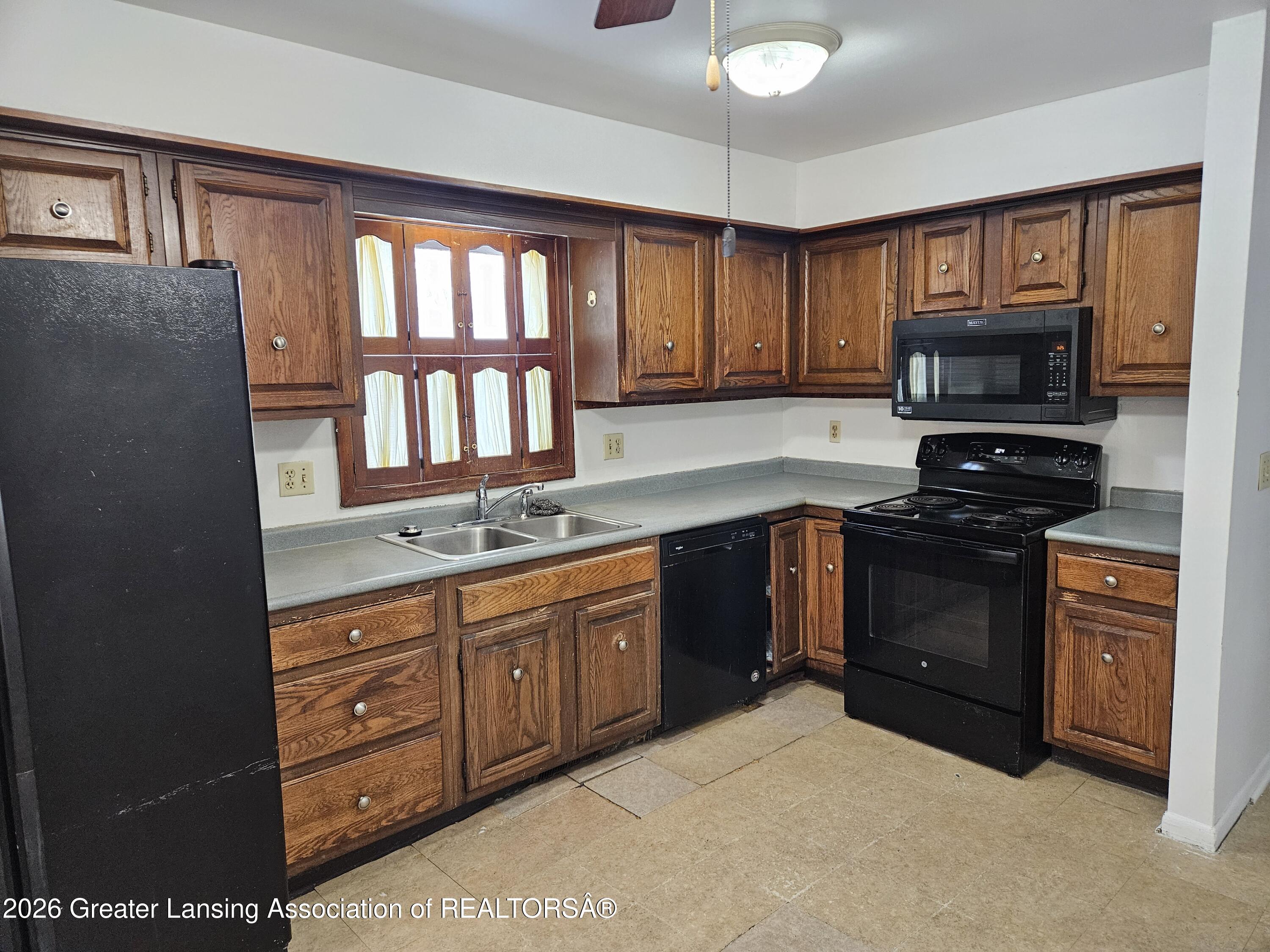 2800 Tecumseh River Road Lansing, MI 48906 - Photo 7 of 27 Kitchen 1