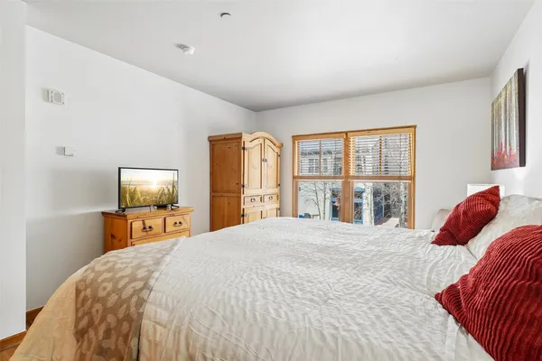 $950,000 | 195 River Run Road, Unit 8007, Keystone, CO 80435