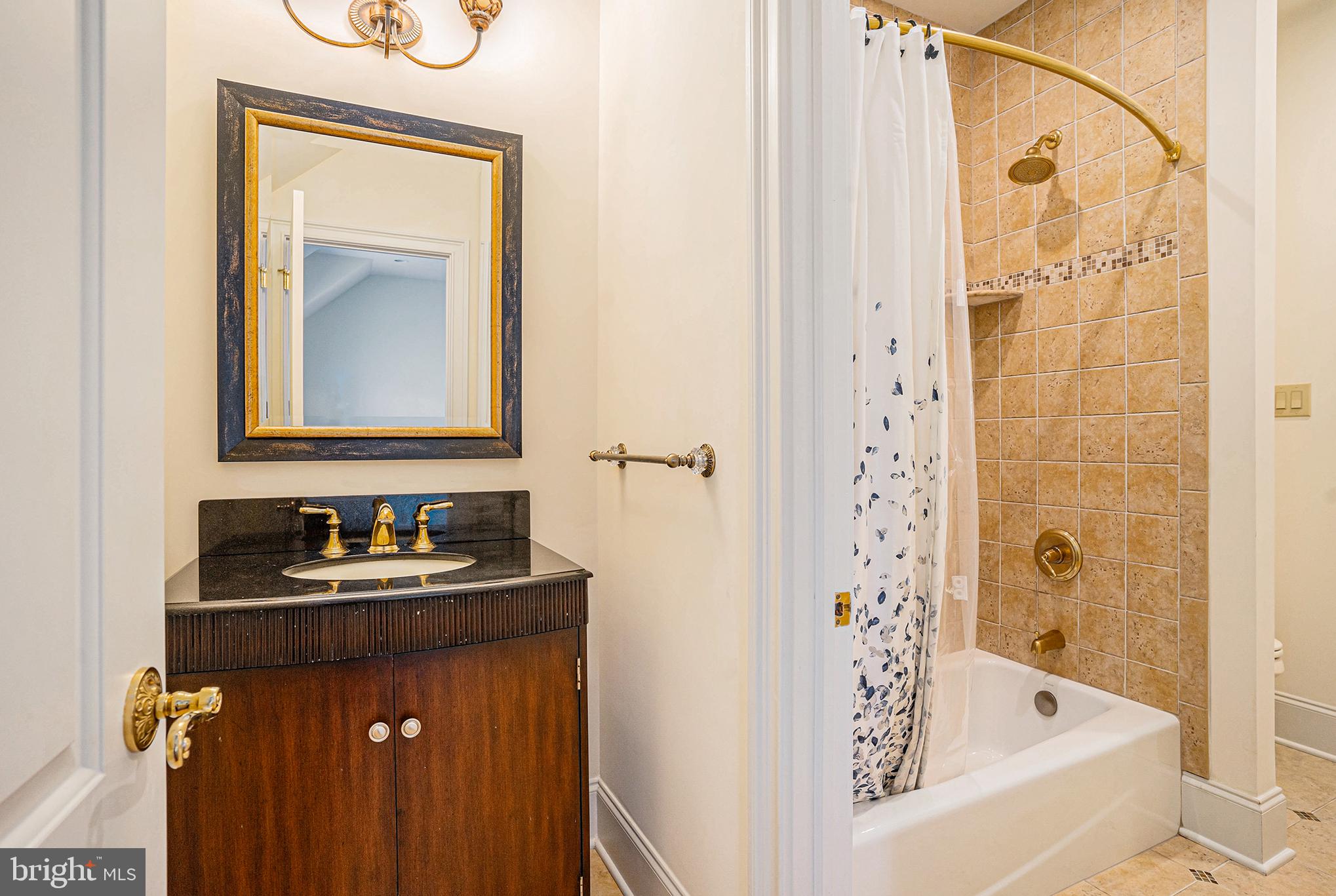 218 Valley Ridge Road Haverford, PA 19041 - Photo 55 of 84 Jack N Jill Full Bathroom