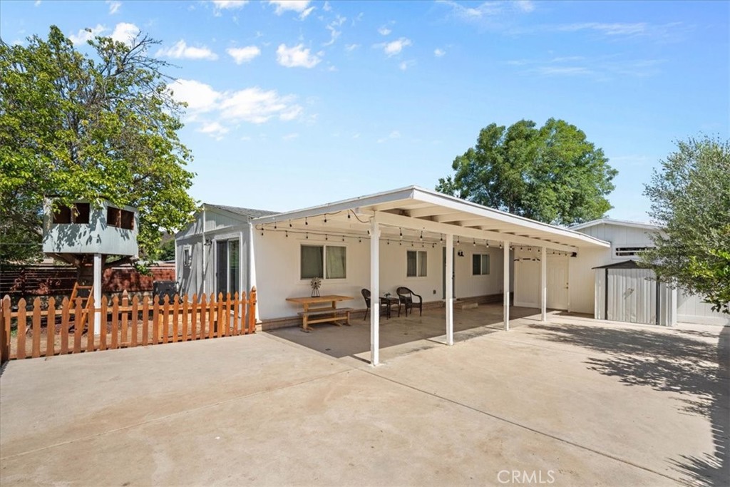 24835 Split Rail Road Wildomar, CA 92595 - Photo 6 of 36 Large area for your celebrations!