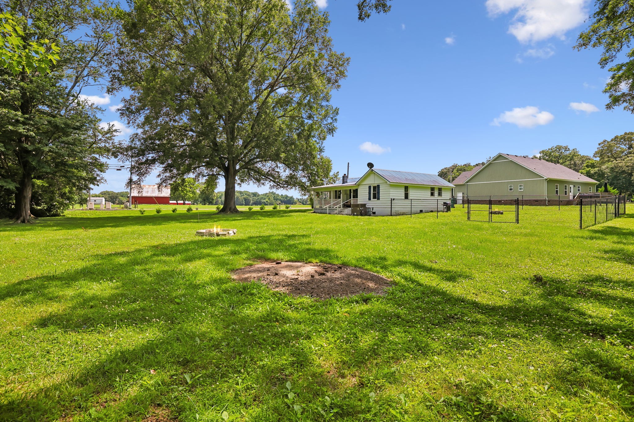 1466 Bible Crossing Road Winchester, TN 37398 - Photo 8 of 42 a view of a green field with sitting area