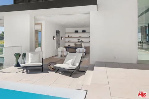 $34,000,000 | 26946 Pacific Coast Highway, Malibu, CA 90265