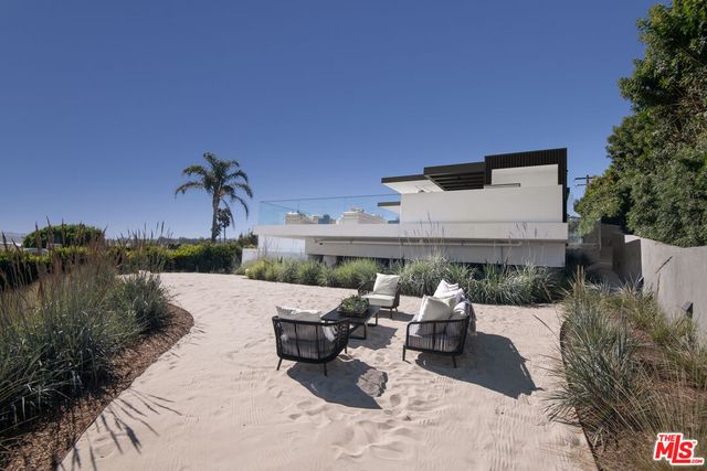 $39,000,000 | 26946 Pacific Coast Highway, Malibu, CA 90265