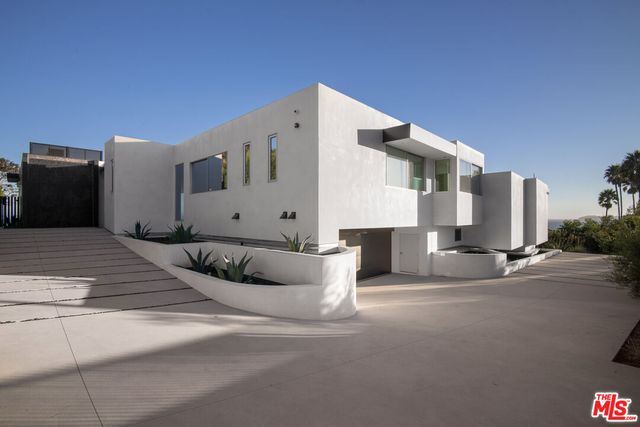 $39,000,000 | 26946 Pacific Coast Highway, Malibu, CA 90265