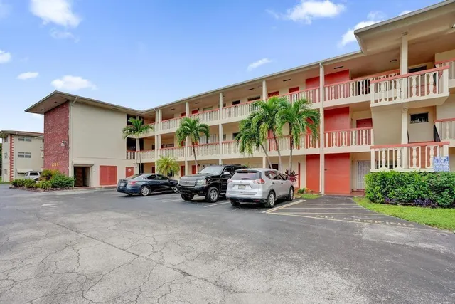 $1,600 | 4731 Northwest 10th Court, Unit 212, Plantation, FL 33313