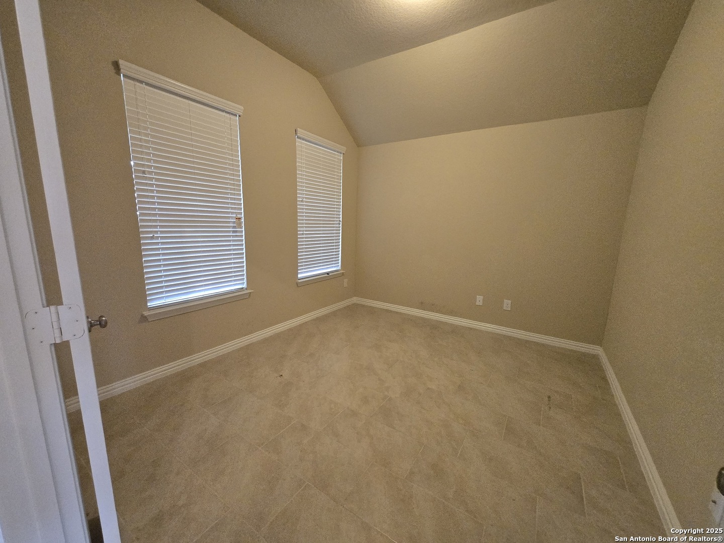 11518 Hanson's Forest Schertz, TX 78154 - Photo 18 of 26 an empty room with windows