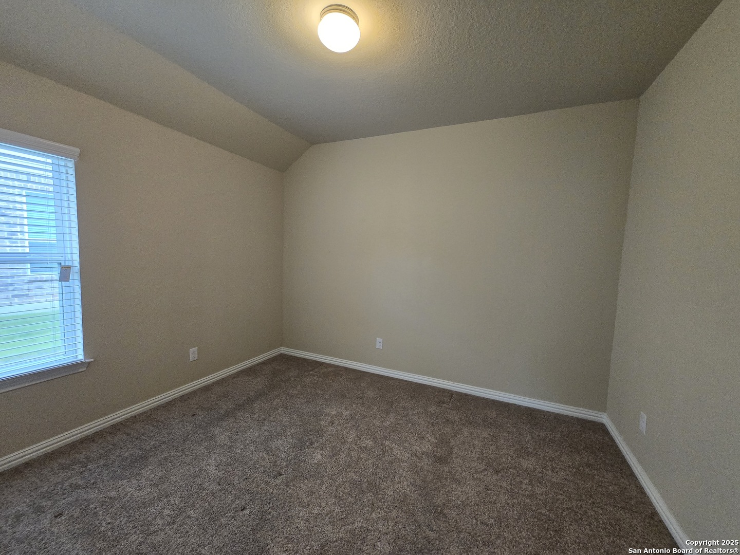 11518 Hanson's Forest Schertz, TX 78154 - Photo 20 of 26 an empty room with a window
