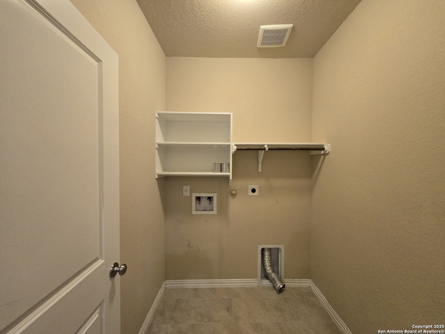 11518 Hanson's Forest Schertz, TX 78154 - Photo 24 of 26 a bathroom with a sink