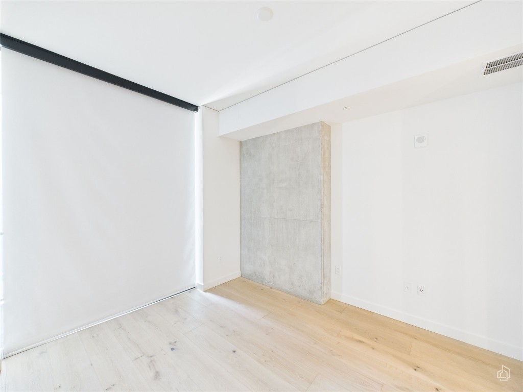 610 Davis Street, Unit 2808 Austin, TX 78701 - Photo 14 of 29 a view of an empty room
