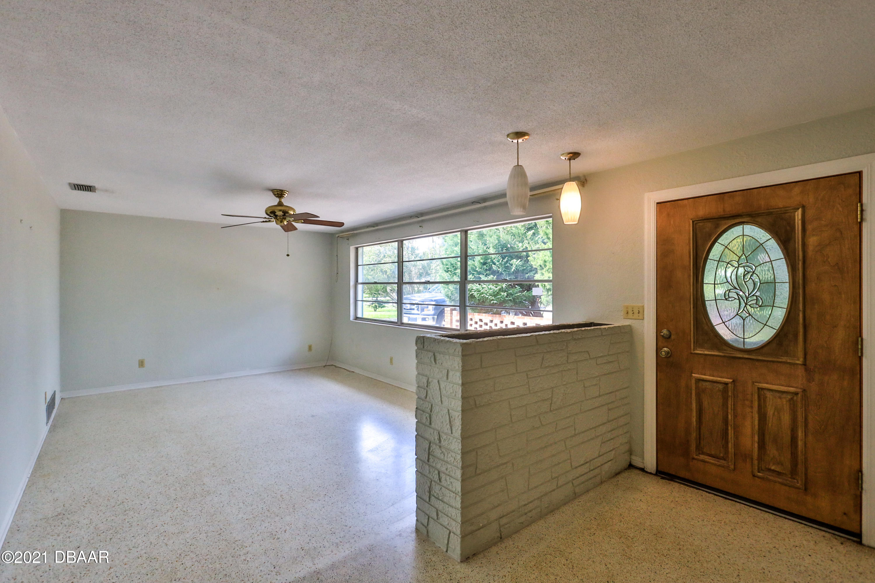 909 Duncan Road South Daytona, FL 32119 - Photo 4 of 29 909 Duncan-6