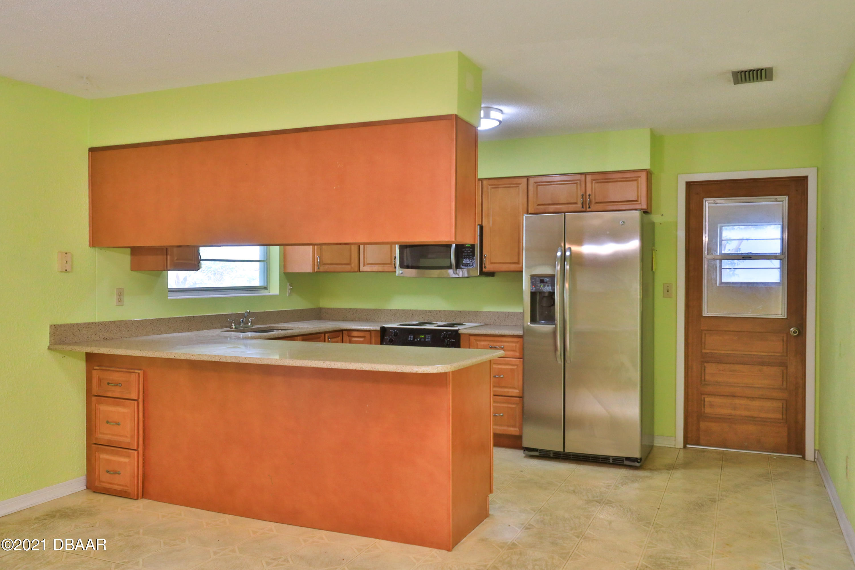 909 Duncan Road South Daytona, FL 32119 - Photo 5 of 29 909 Duncan-20