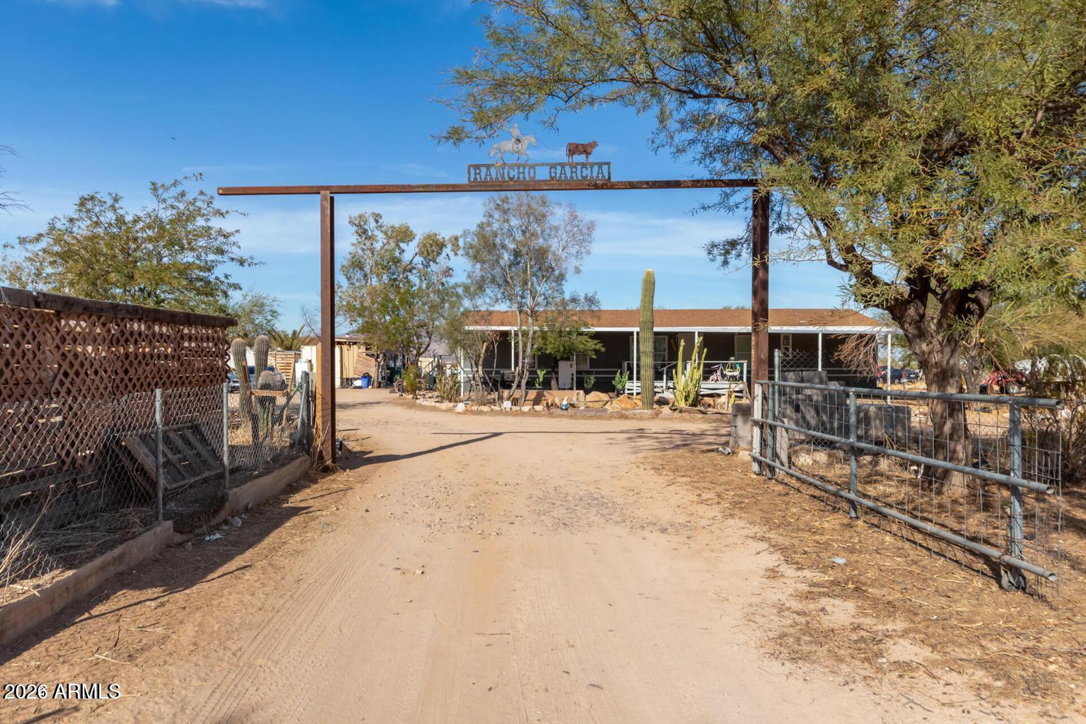 54702 West Farrell Road Maricopa, AZ 85139 - Photo 1 of 37