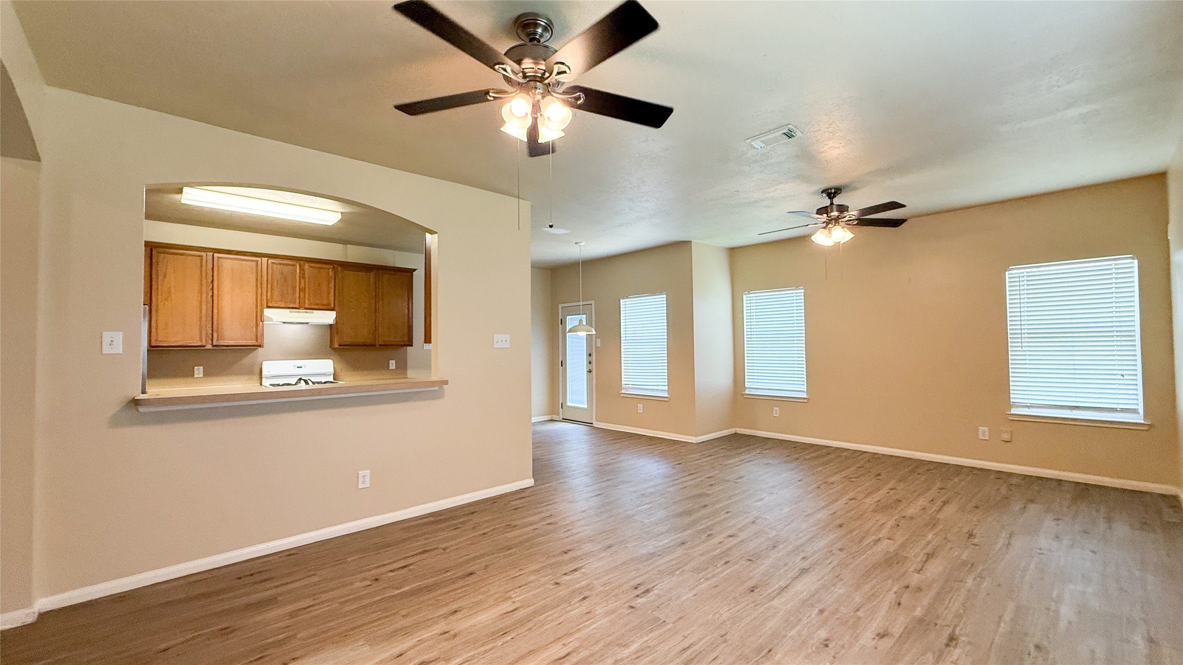 5127 Prosperity Circle Houston, TX 77018 - Photo 4 of 22