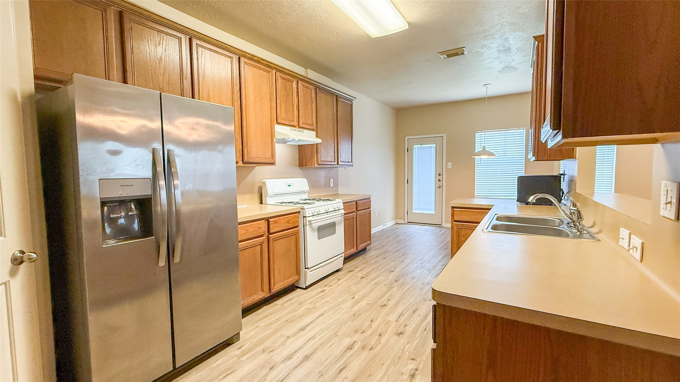 5127 Prosperity Circle Houston, TX 77018 - Photo 6 of 22