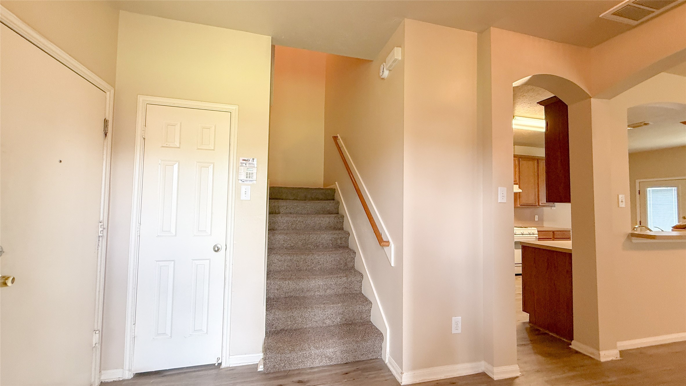 5127 Prosperity Circle Houston, TX 77018 - Photo 8 of 22