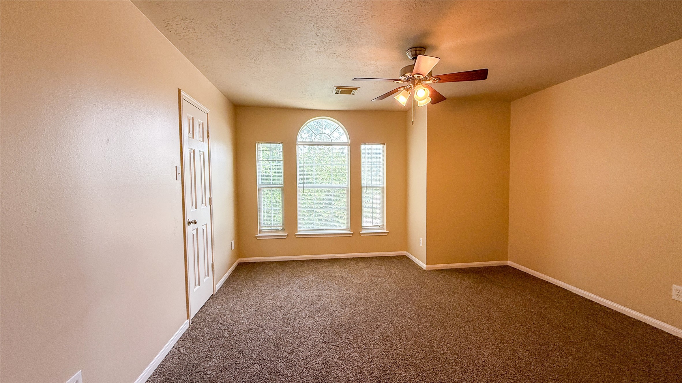 5127 Prosperity Circle Houston, TX 77018 - Photo 10 of 22