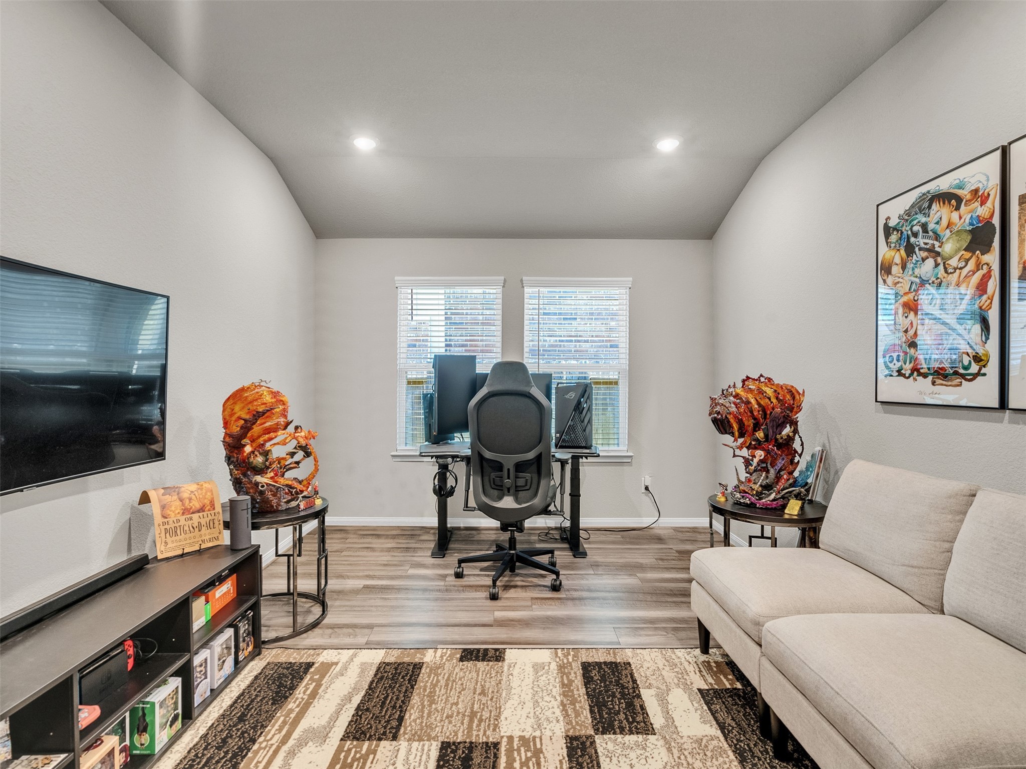 6006 Scott Way Rosenberg, TX 77471 - Photo 14 of 42 a living room with furniture and a flat screen tv