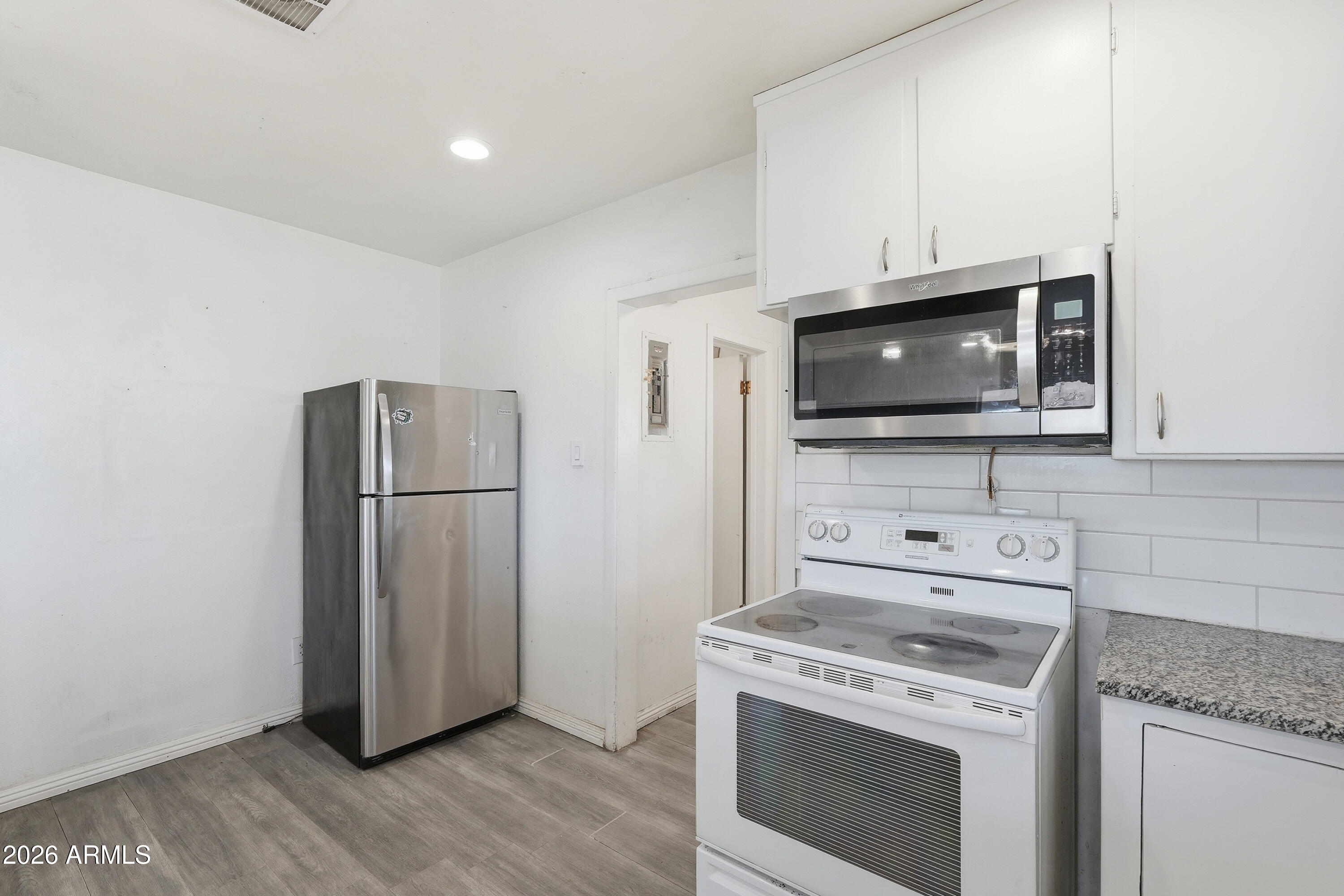 101 West Harwell Rd. Phoenix, AZ 85041 - Photo 11 of 20 013_ListerPros