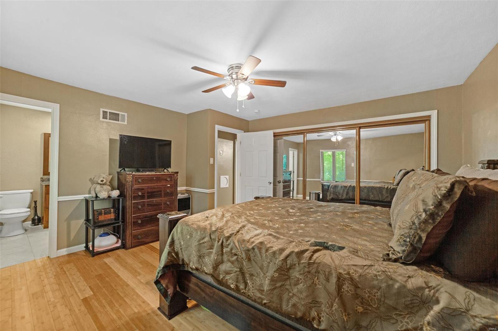 2595 Dunn Road Florissant, MO 63033 - Photo 15 of 28