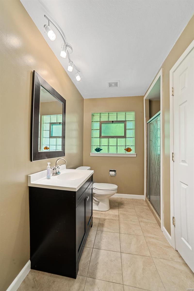 2595 Dunn Road Florissant, MO 63033 - Photo 18 of 28