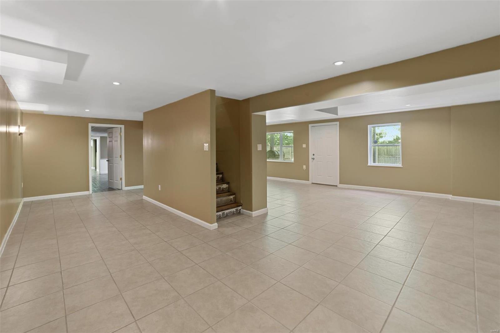 2595 Dunn Road Florissant, MO 63033 - Photo 19 of 28
