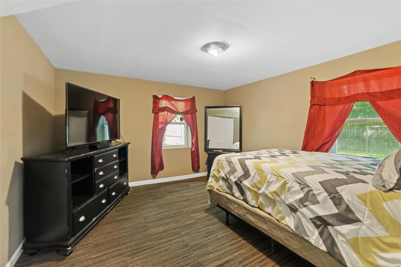 2595 Dunn Road Florissant, MO 63033 - Photo 22 of 28