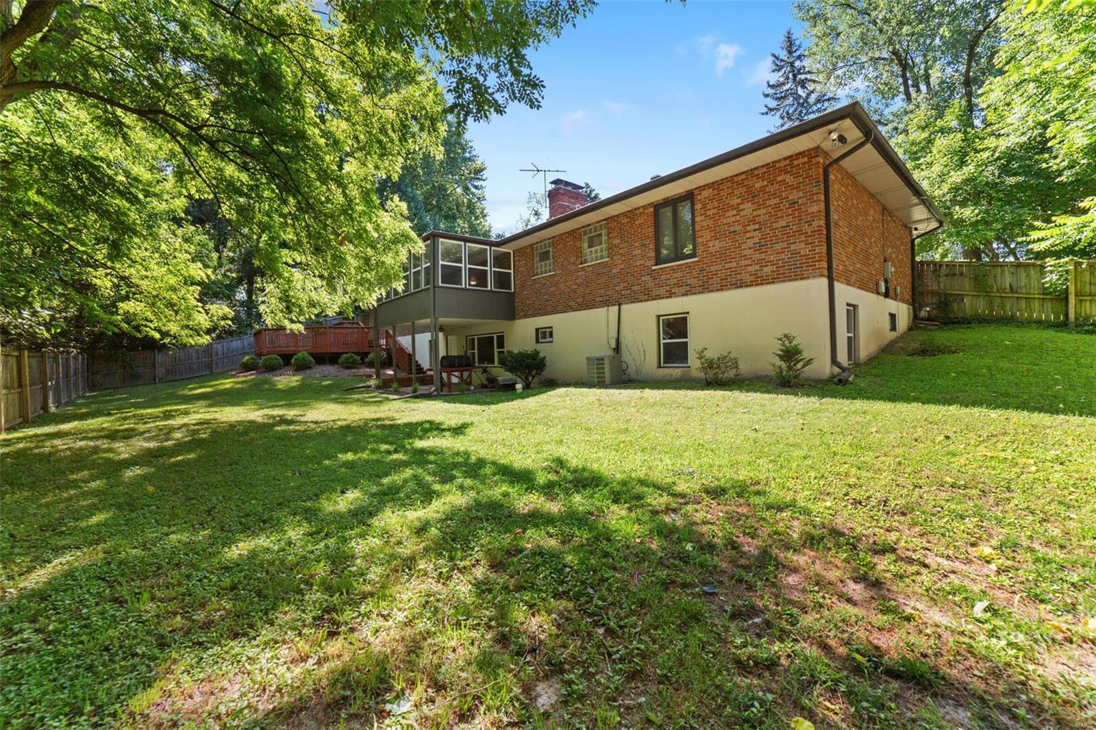 2595 Dunn Road Florissant, MO 63033 - Photo 26 of 28