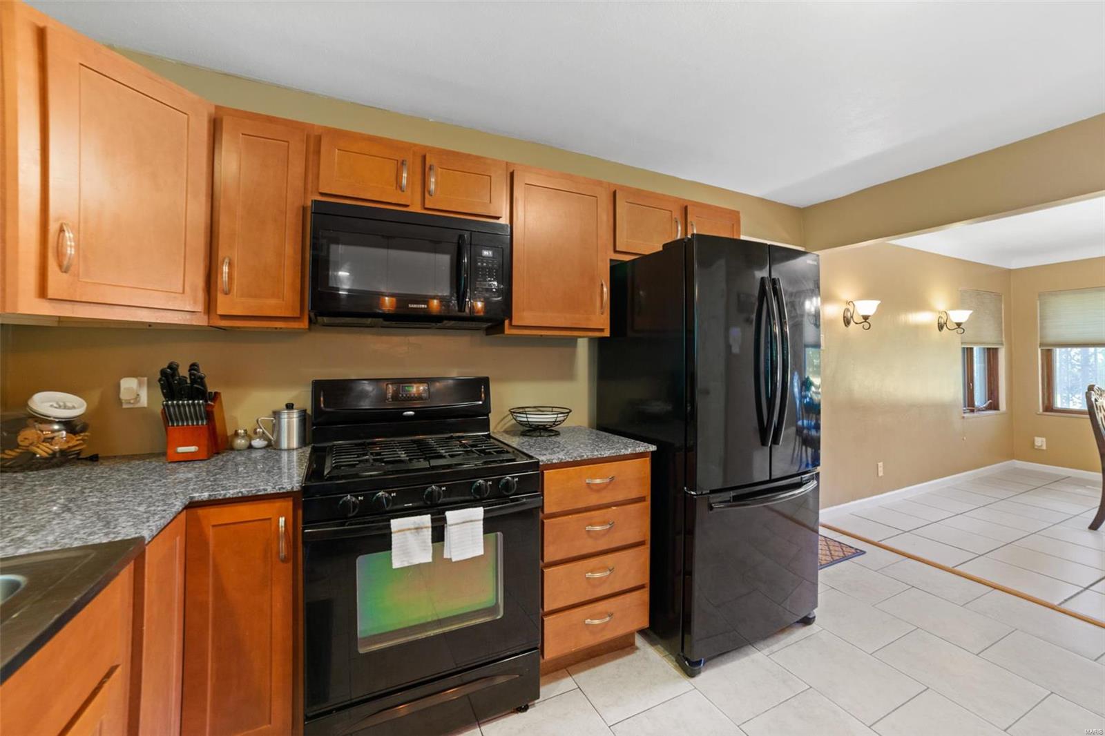 2595 Dunn Road Florissant, MO 63033 - Photo 9 of 28