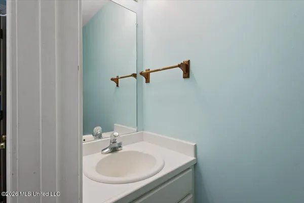 $255,000 | 201 Brookwood Drive, Vicksburg, MS 39183