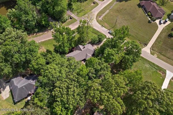 $255,000 | 201 Brookwood Drive, Vicksburg, MS 39183