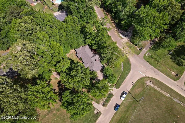$255,000 | 201 Brookwood Drive, Vicksburg, MS 39183
