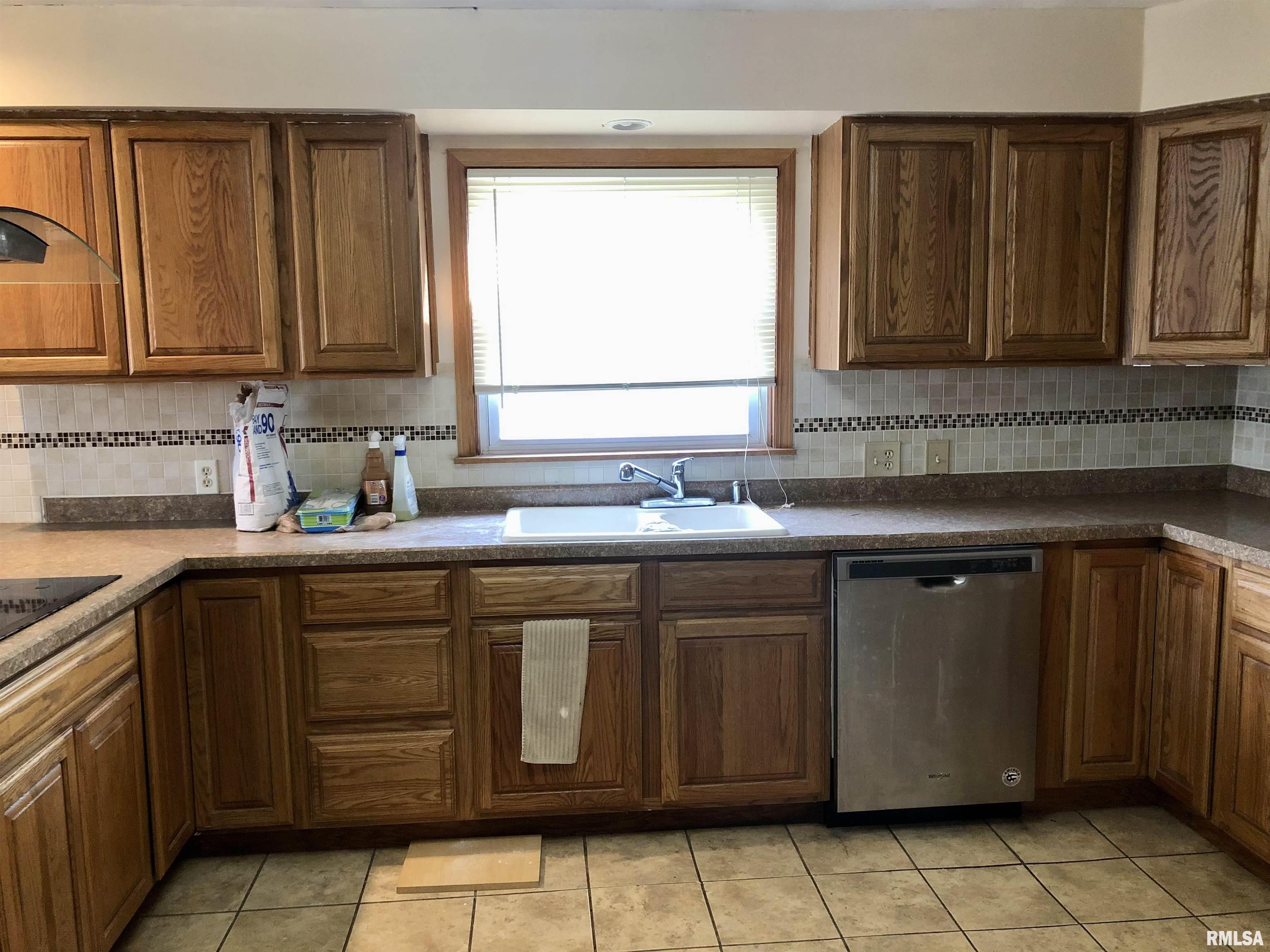 12681 Cochran Road Marion, IL 62959 - Photo 5 of 22 Gallery Image 5