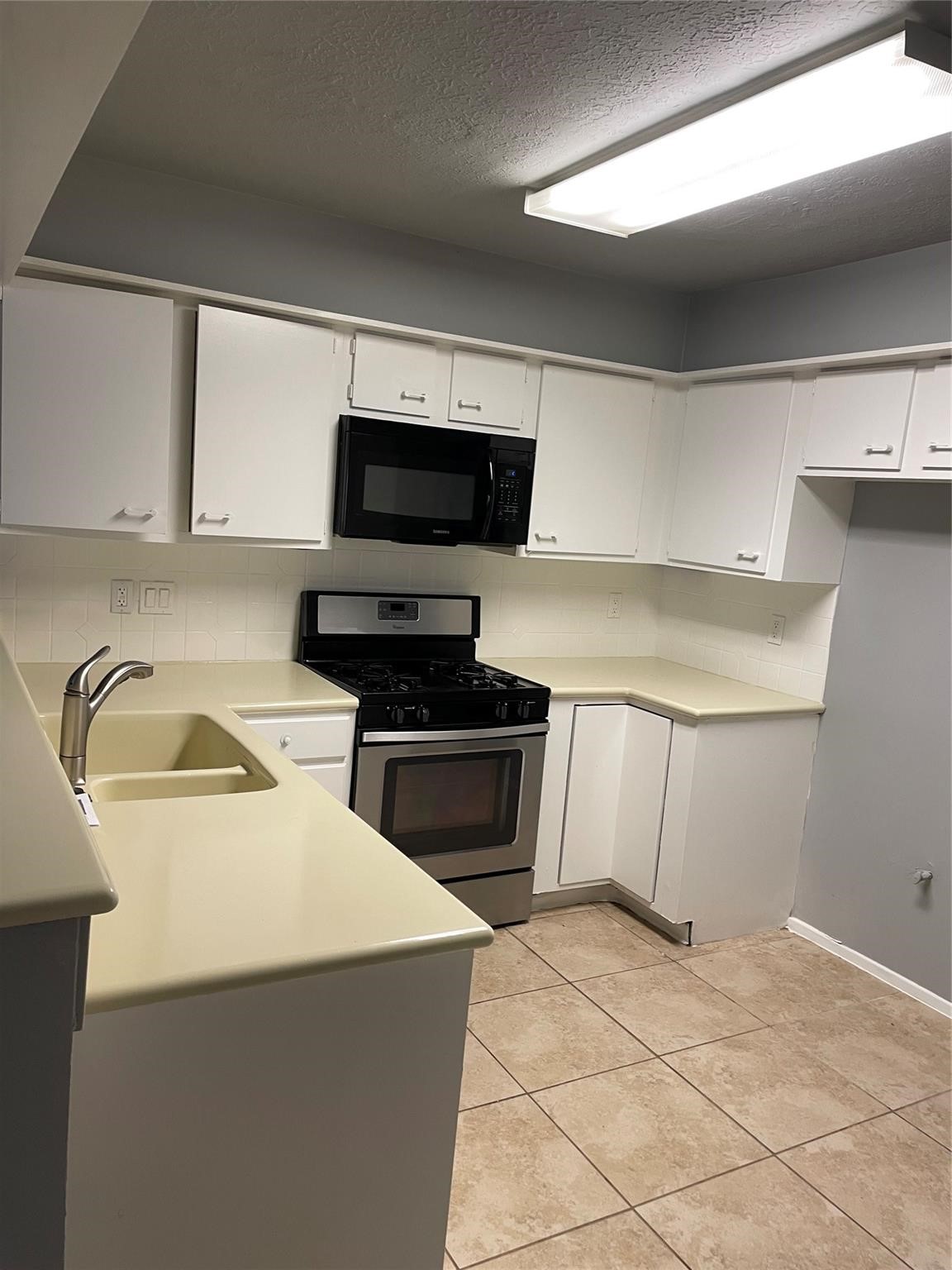 9510 Tallow Tree Drive Houston, TX 77070 - Photo 3 of 7