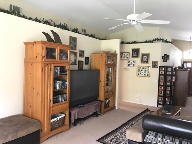 160 South Mercedes Road Fallbrook, CA 92028 - Photo 3 of 7