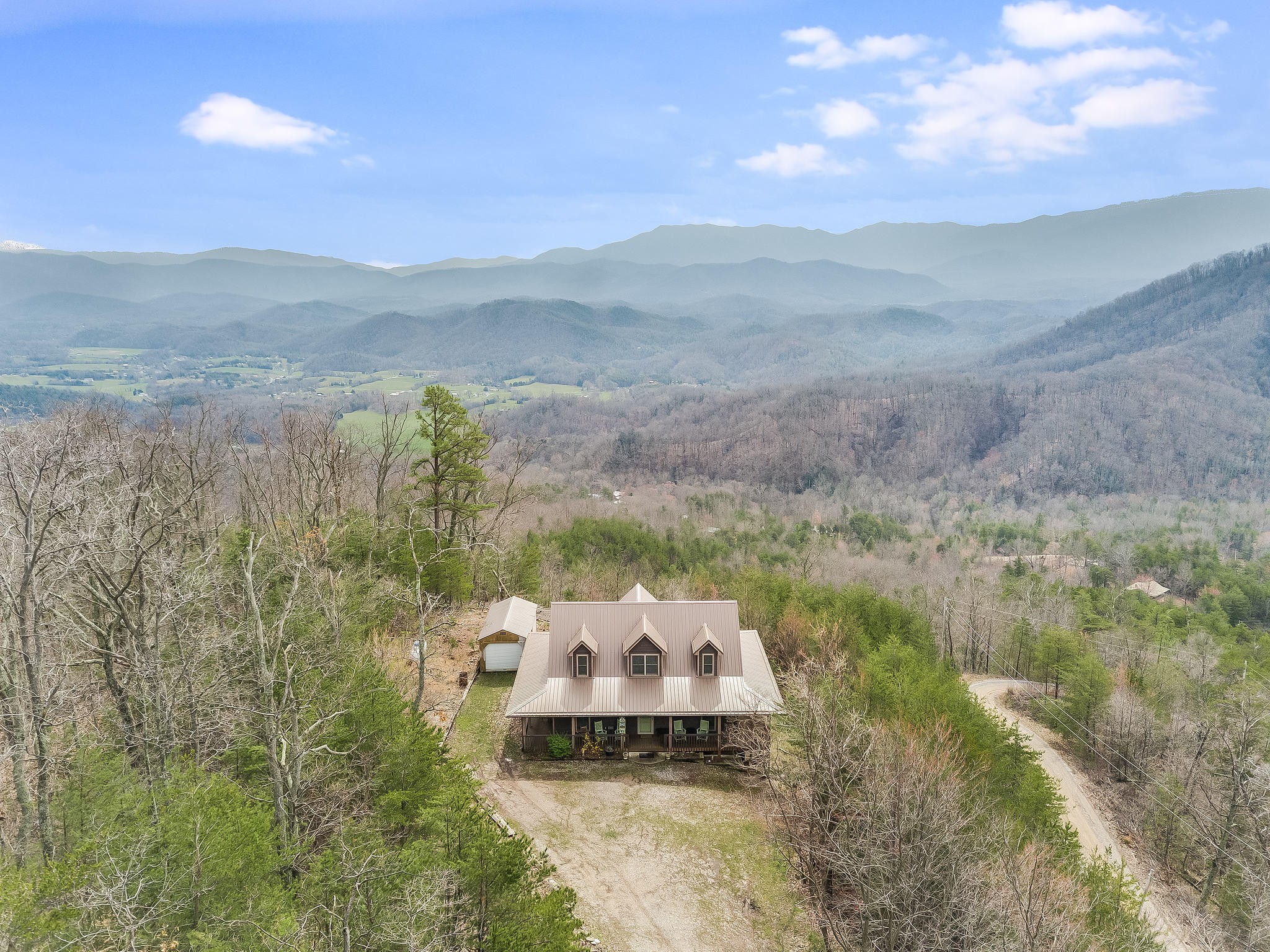 901 Eagles Bluff Way Cosby, TN 37722 - Photo 3 of 35 Gallery Image 3