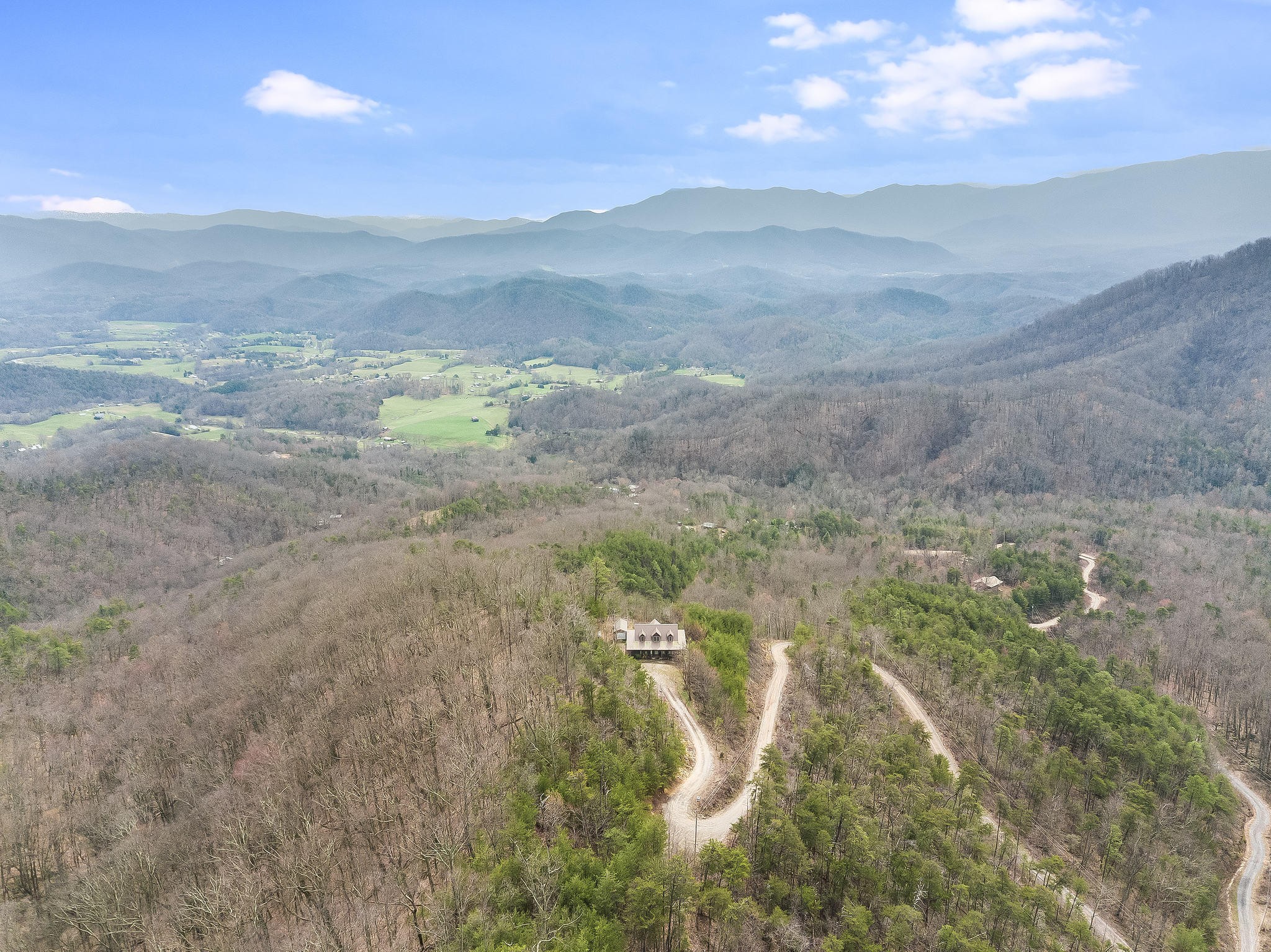 901 Eagles Bluff Way Cosby, TN 37722 - Photo 6 of 35 Gallery Image 6