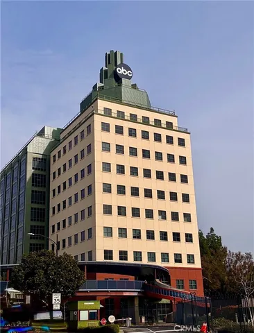 $2,699,000 | 1406 West Valley Heart Drive, Burbank, CA 91506