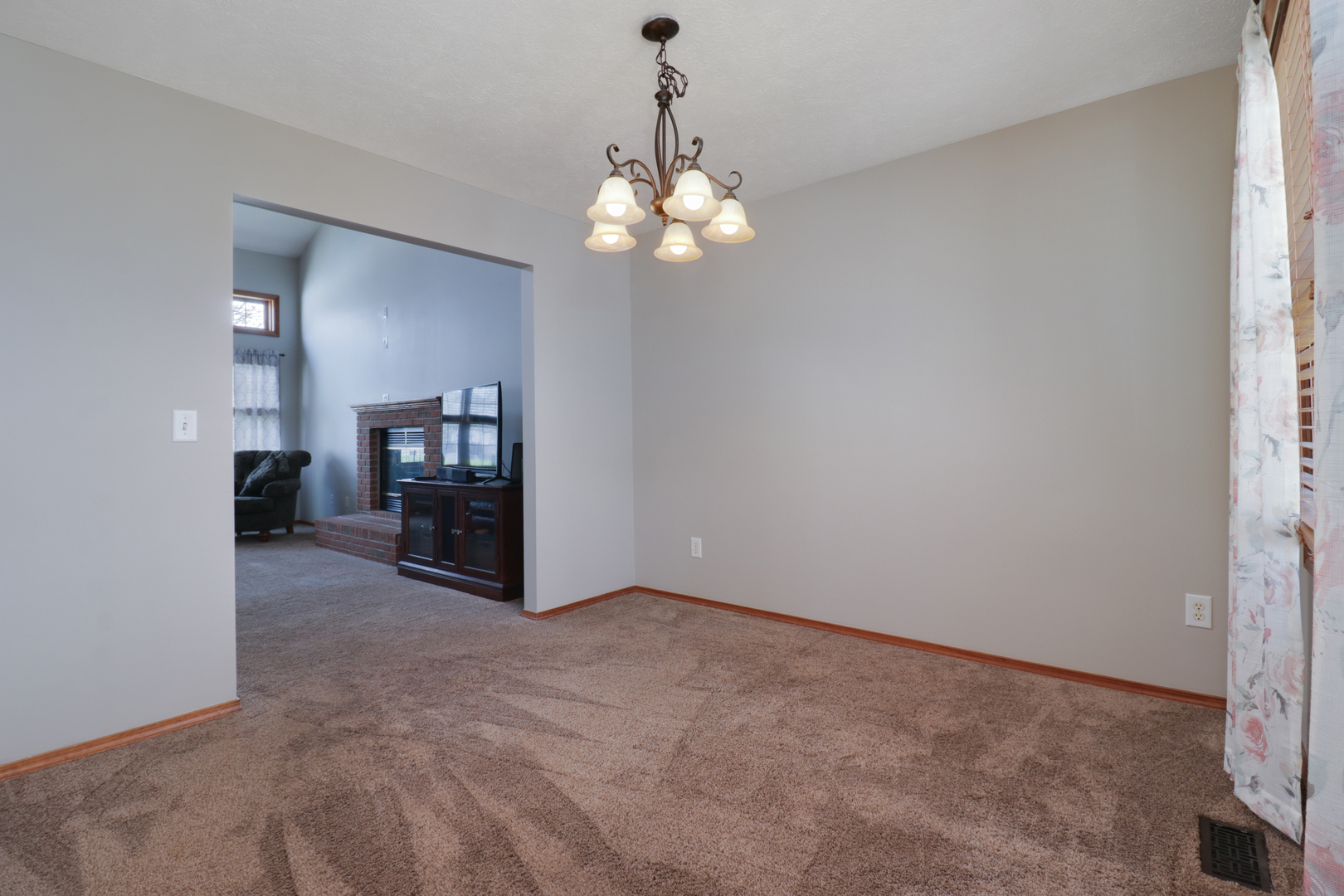 1609 Henry Street Normal, IL 61761 - Photo 7 of 42 Gallery Image 7