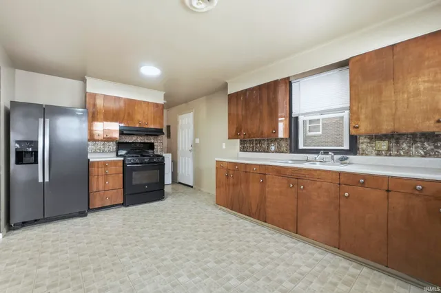 $137,900 | 4722 Hanna Street, Fort Wayne, IN 46806