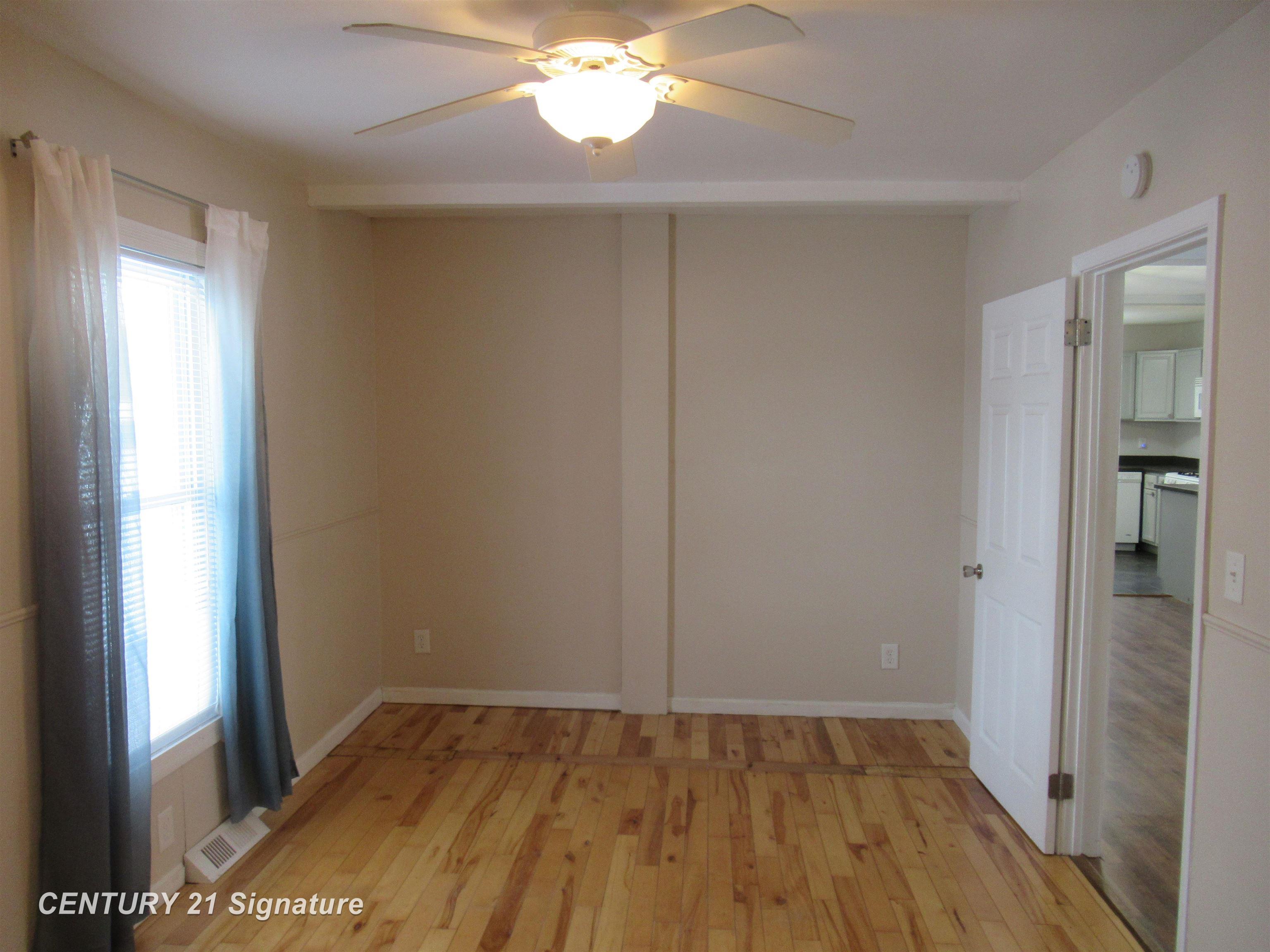 2444 North Seymour Road Flushing, MI 48433 - Photo 14 of 39 50166618-5b54c370-c538-44a3-bf8d-927bb3dc9274.JPG