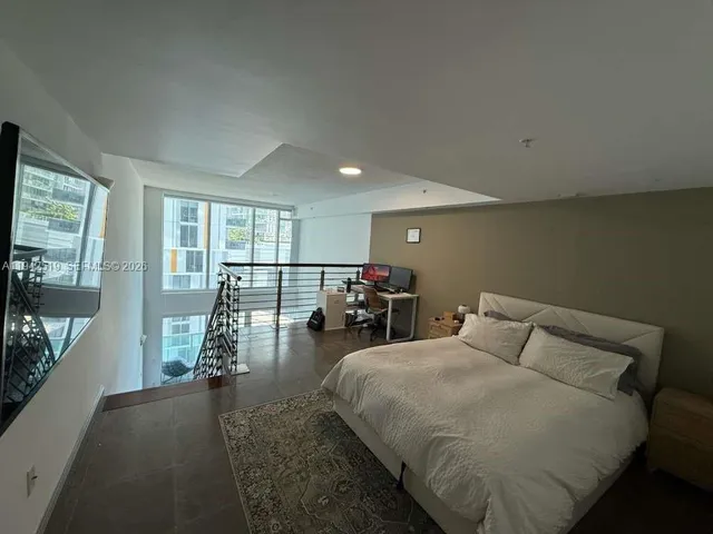 $3,200 | 41 Southeast 5th Street, Unit 712, Miami, FL 33131