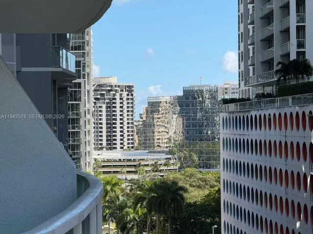 $3,200 | 41 Southeast 5th Street, Unit 712, Miami, FL 33131